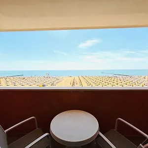 Alpina - Frontemare Centrale - Immobil Relax , Lido di Jesolo Olaszország